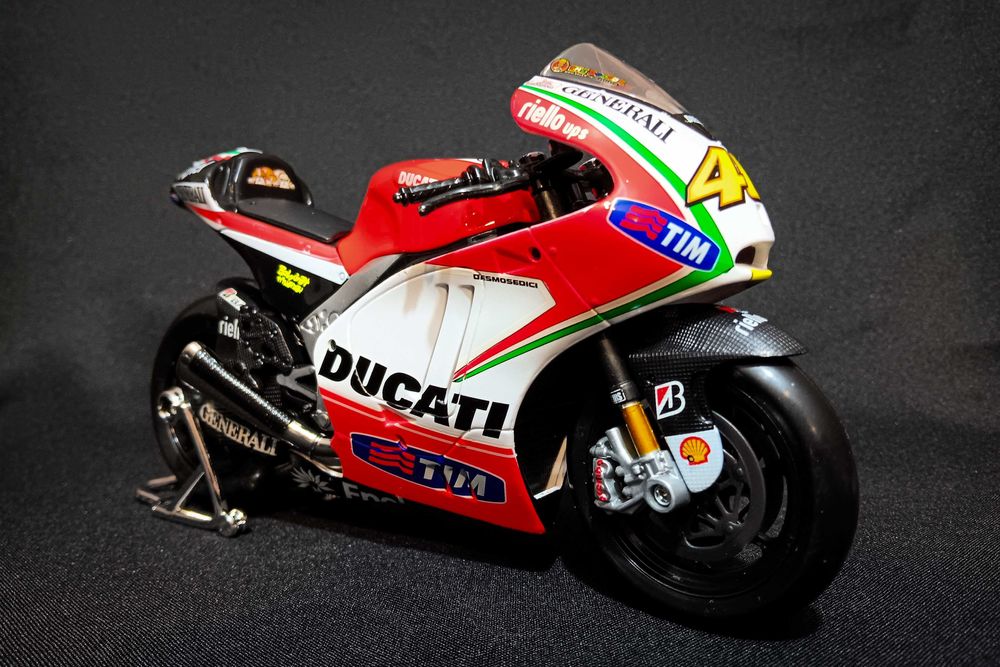 Conjunto de 10 Moto GP escala 1/10