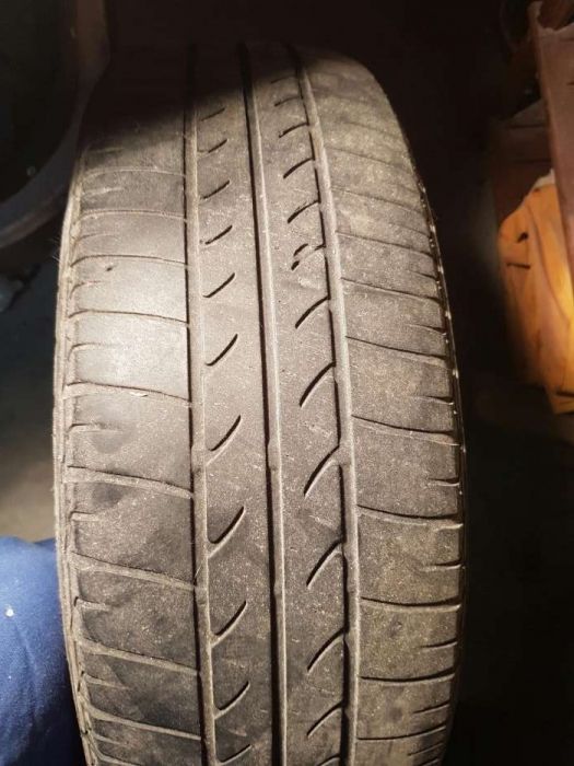 Pneu 175 65r15 e jante peugeot