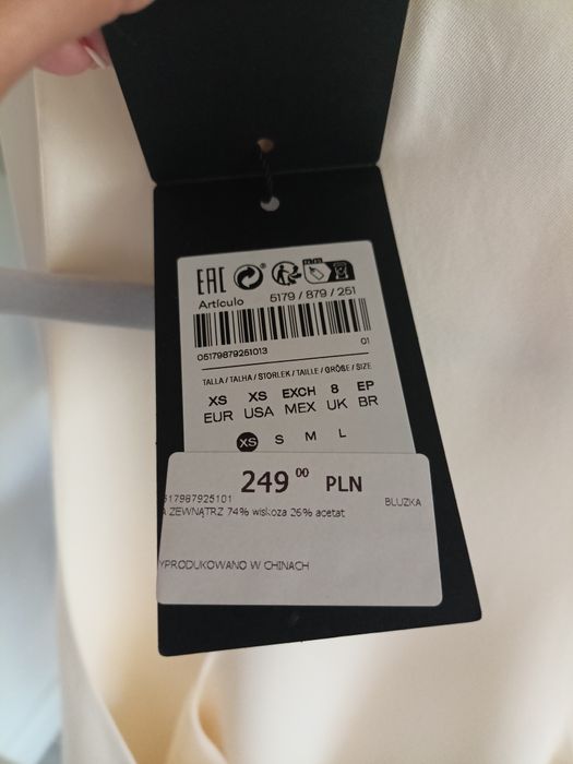 Bluzka damska z odkrytymi ramionami Massimo Dutti