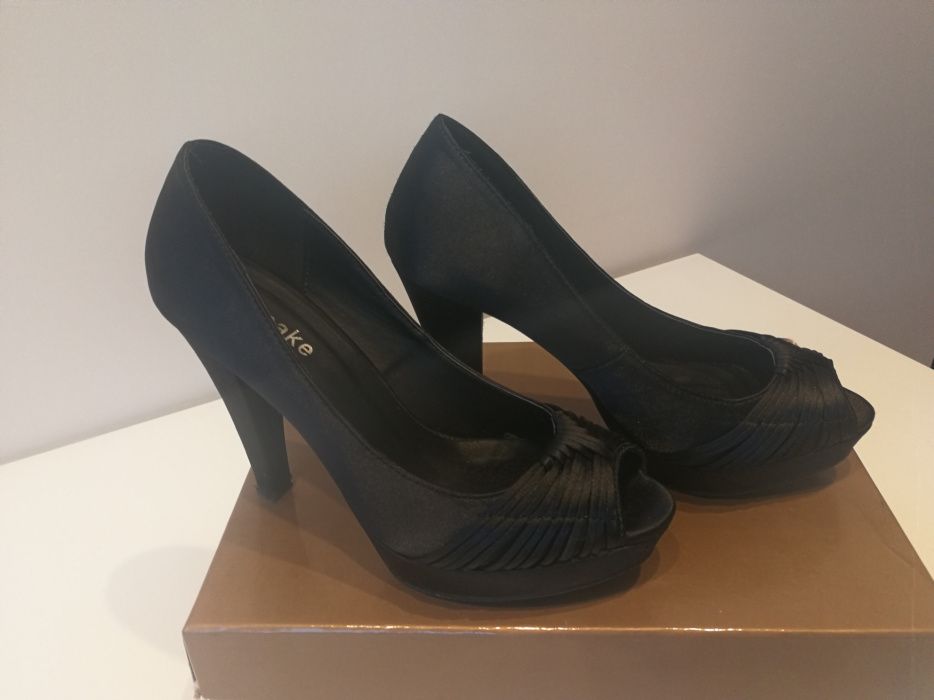Sapatos cetim Maripaz