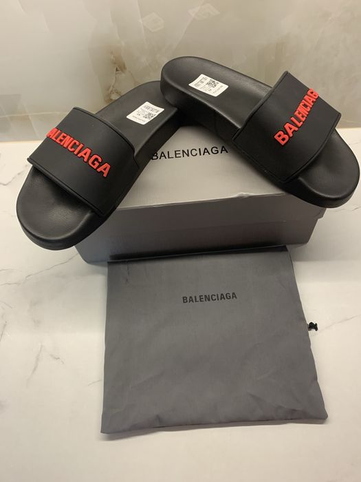 Nowe klapki balenciaga