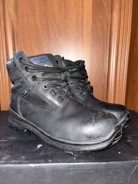 Кожаные ботинки