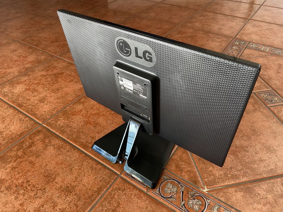 Monitor 20" LG FLATRON 20EN33SS-B Czarny