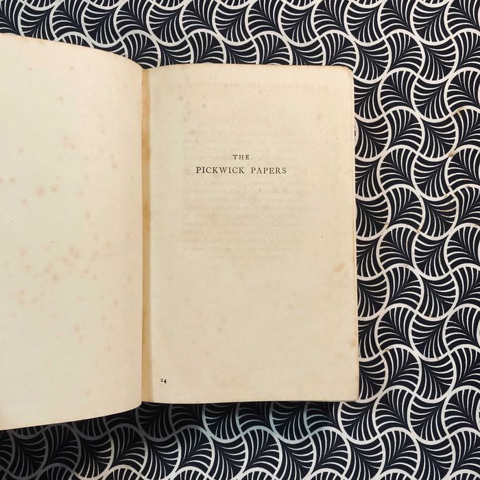 The Pickwick Papers - Charles Dickens