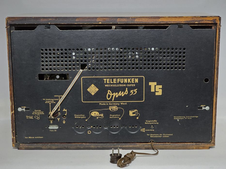 Rádio antigo reparado Telefunken