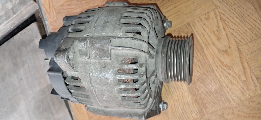 Генератор Valeo Renault