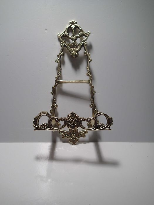 Escaparate de parede em bronze