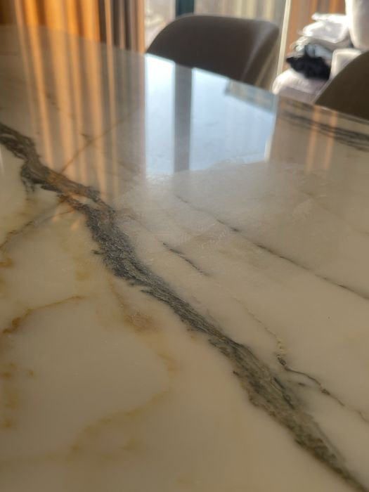 MESA DE MÁRMORE CALACATTA ORO ITALIANO – DESIGN SOFISTICADO!