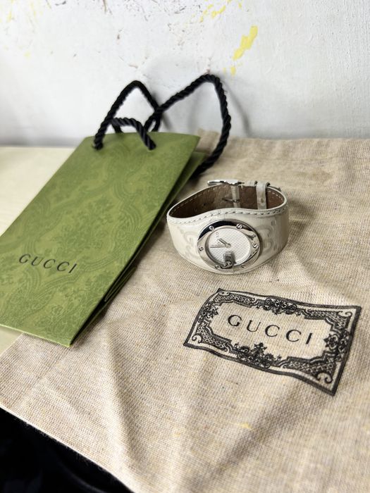 Женские часы Gucci оригинал номерные Швейцария