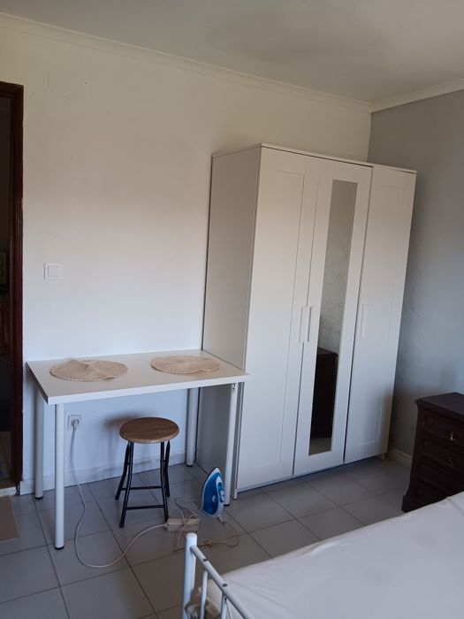 Quarto para arrendar