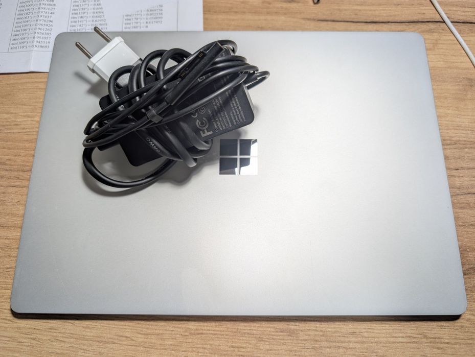 Microsoft Surface Laptop 2, 8/256 б/в