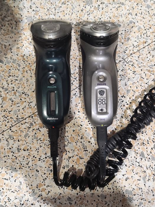 Продам две бритвы Philips