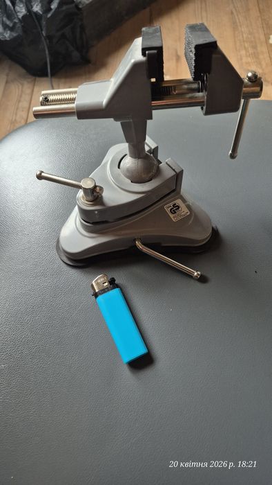 поворотні тиски.лещата