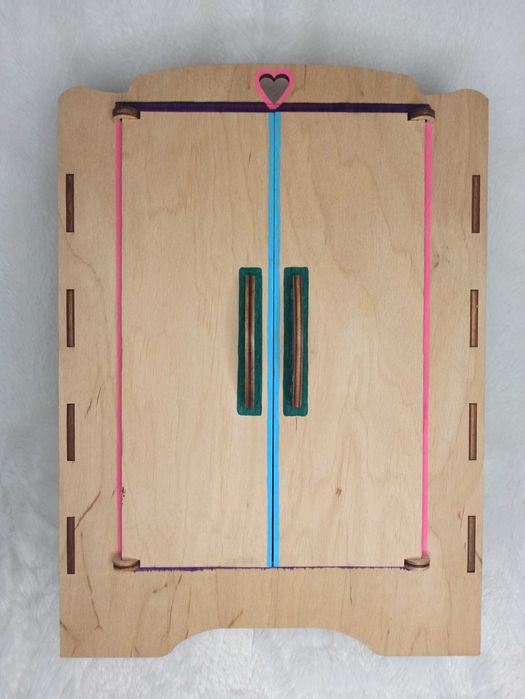 Шафа для ляльки типу барбі з 2 вішаками (меблі, фанера)