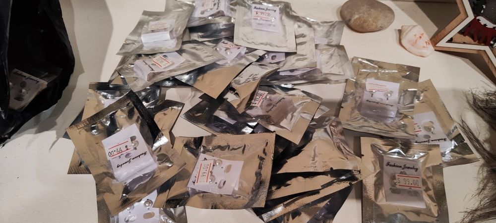 Віддам нові сережки річкові перли