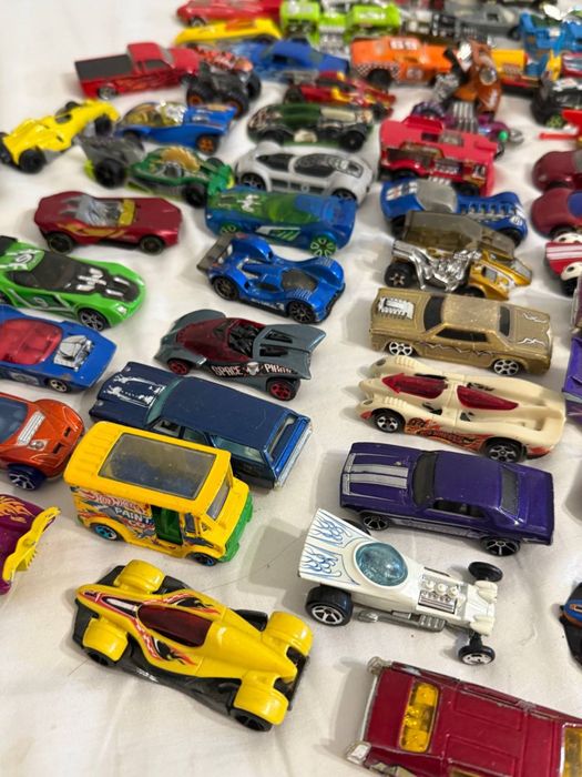 Машинки hot wheels