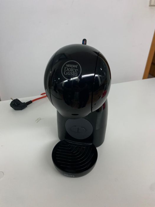 cafeteira preta nescafe