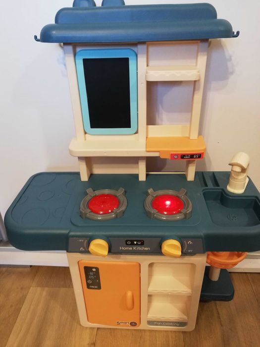 Plastikowa kuchenka z akcesoriami