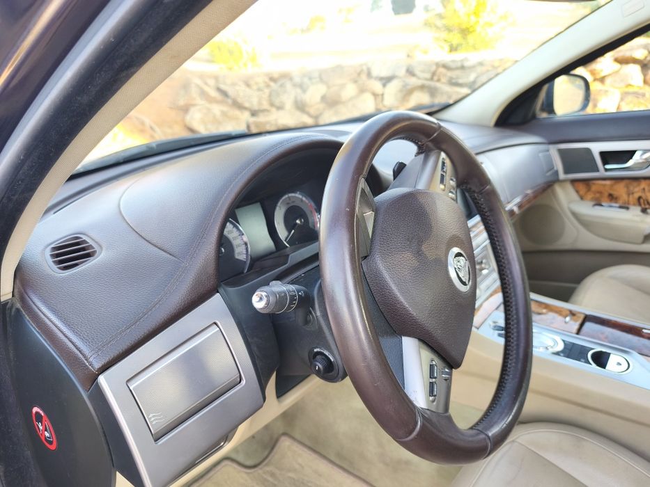 Jaguar XF 3.0D Luxury – 2011