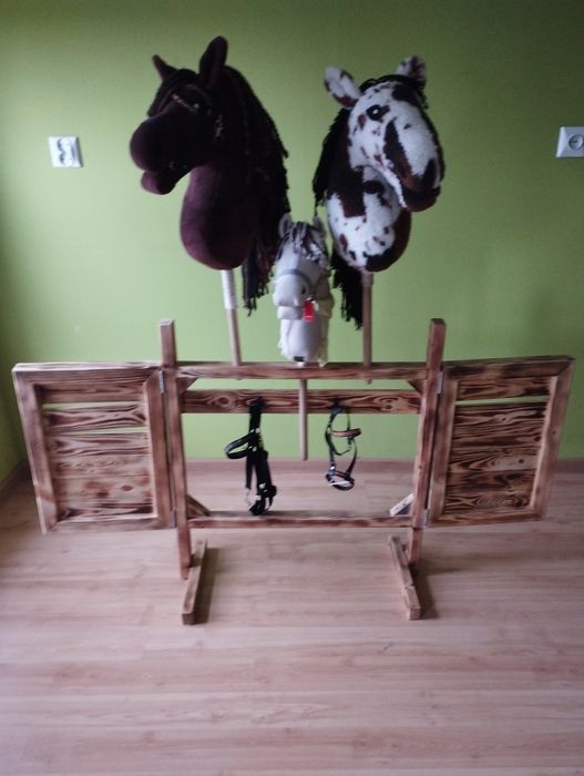 Sprzedam 3 hobby horsy ze stajnią