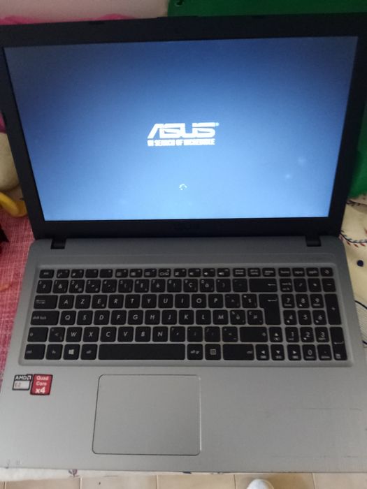 Vendo computador portátil Asus