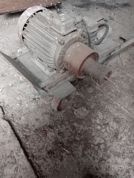 Silnik 7,5kw z wózkiem.