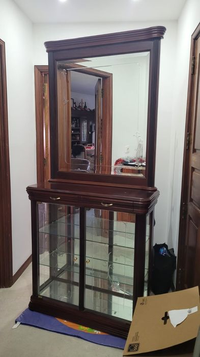 Vitrine / Aparador Clássico