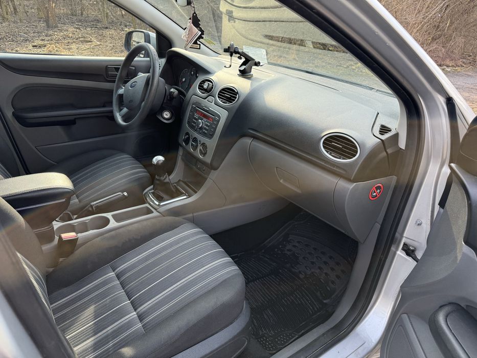 Ford focus mk2 polift 1.6 benzyna