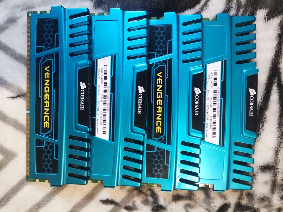 [VENDO/TROCO] Kit Upgrade: Intel Core i7 2600K + 16GB RAM Corsair Vengeance DDR3 (4x4GB)