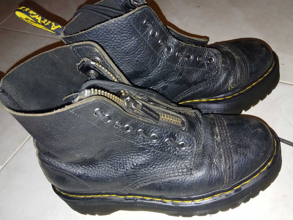 Dr. Martens Bota com atacadores 'Sinclair' PRETAS TAM 43