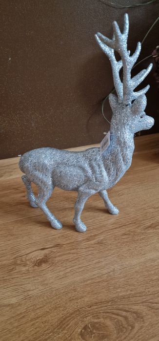 Duży srebrny brokatowy renifer 39 cm
