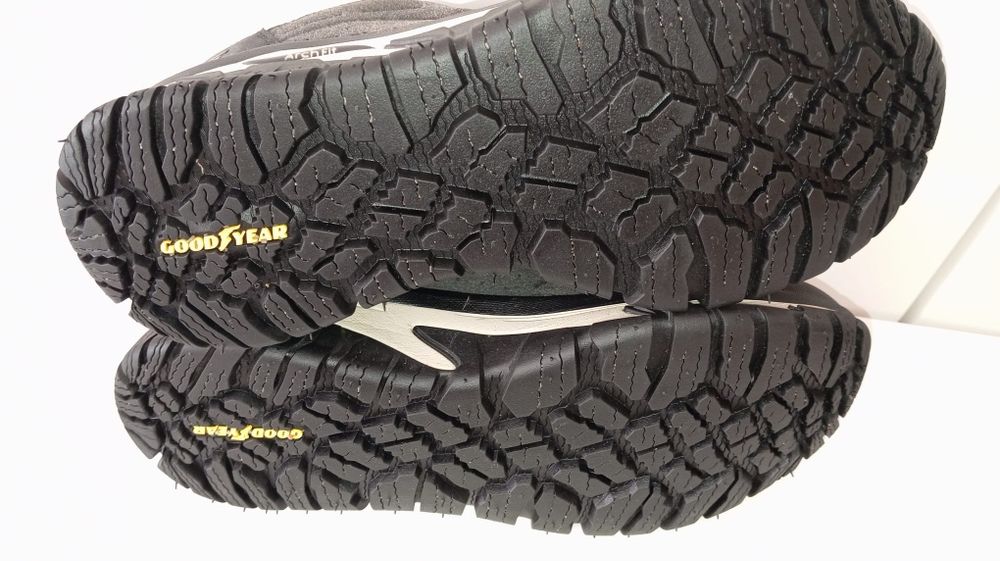 SKECHERS arch fit waterproof  45 nowy model