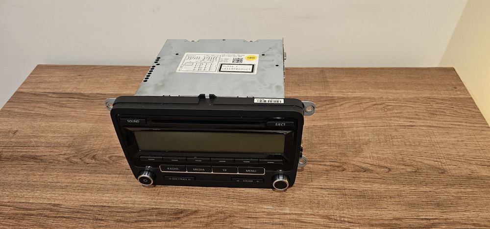 Genuine Original VW Passat RCD 310 CD stereo radio unit.
