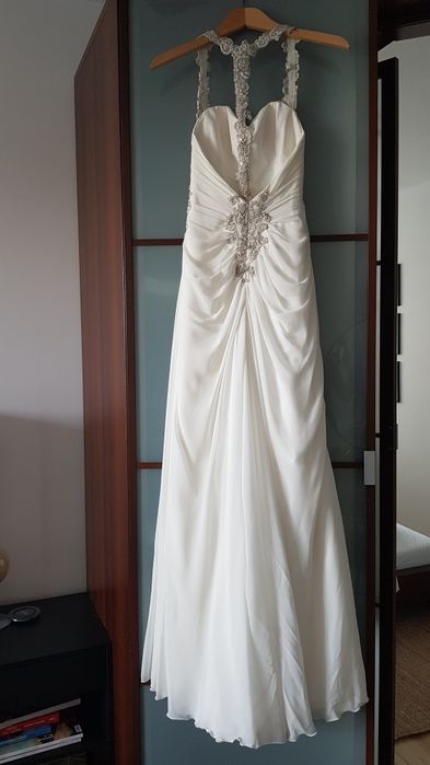 suknia ślubna z odkrytymi plecami