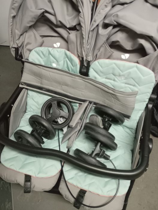 Joie Aire Twin - spacerowy wózek bliźniaczy