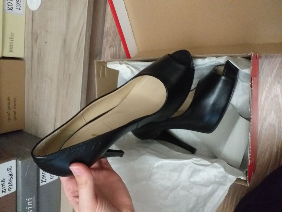 Buty na obcasie,czarne