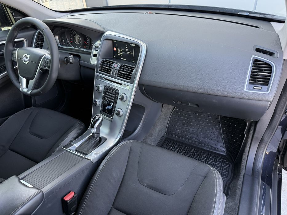 Volvo XC60 2016 VIN YV440MDJ0H2074558 фото оголошення 12 з 23