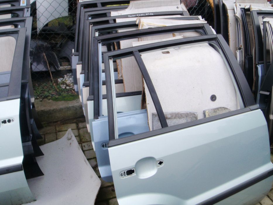 Ford Fusion 02-12 drzwi prawe tylne różne kolory