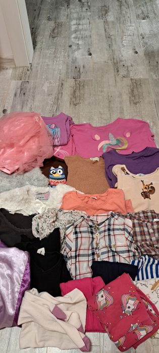 Zestaw ubrań dla dziewczynki 110/116 zara h&m sukienki bluzki legginsy