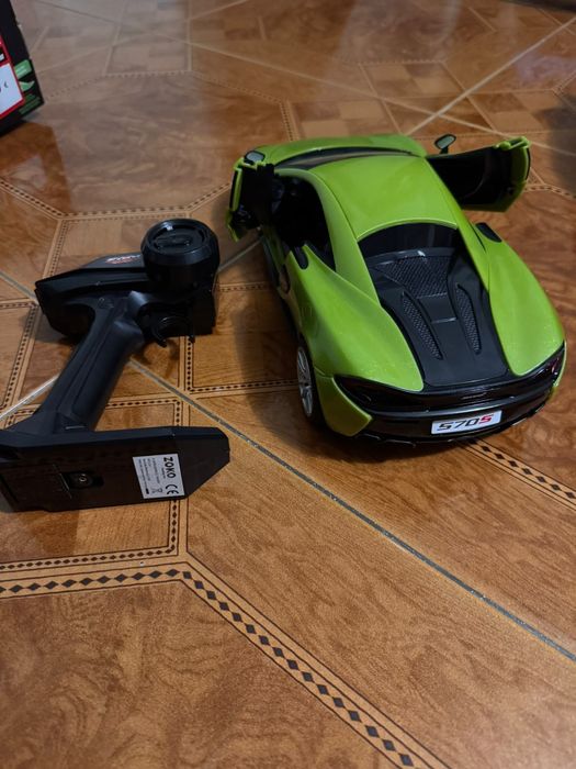 Vendo carro telecomandado McLaren 57OS