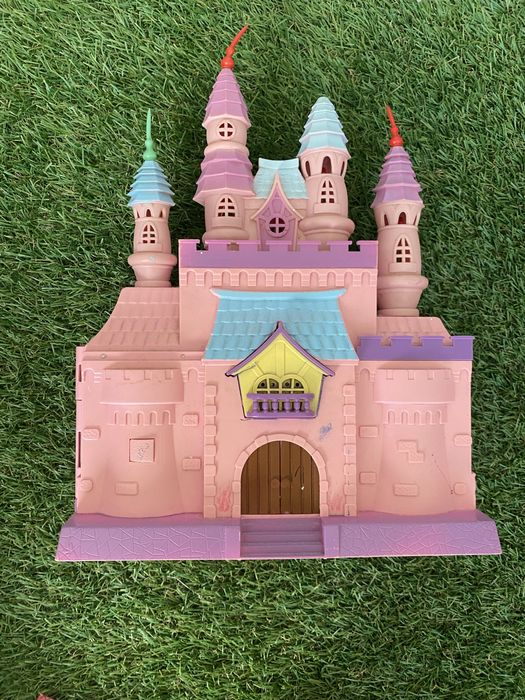 Castelo de princesa muito bonito