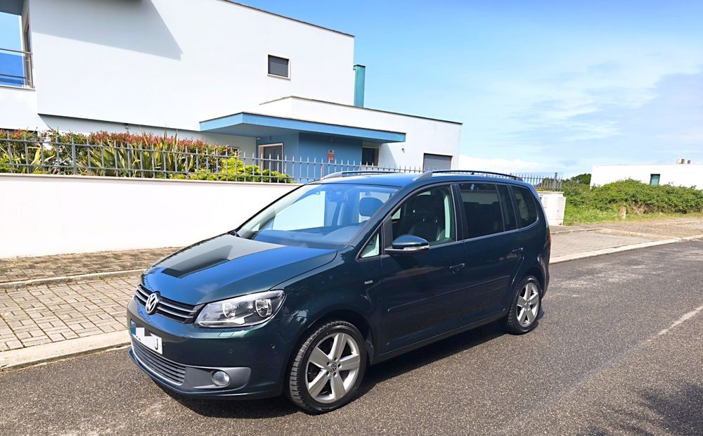 Vw Touran 2.0 TDI 140cv BlueMotion – 7 Lugares – Teto Panorâmico – Com