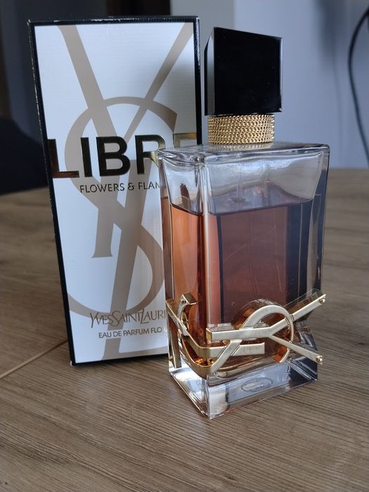 Perfum Libre Flowers & Flames tanio