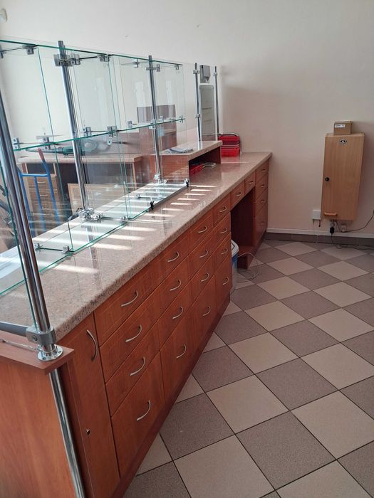 Zestaw mebli aptecznych