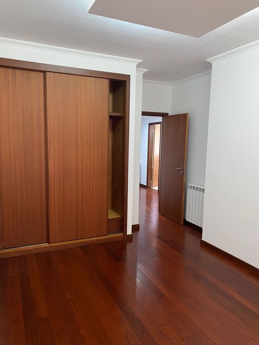 Moradia V4 para Arrendamento