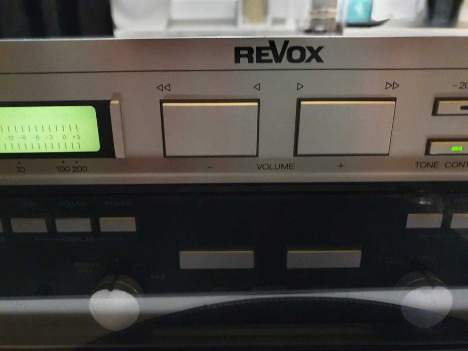 dzis  Revox B 251 – zintegrowany wzmacniacz stereo Hi-Fi
