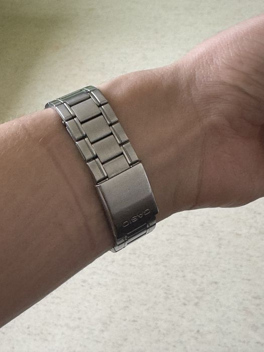 Годинник MTP-VD02D