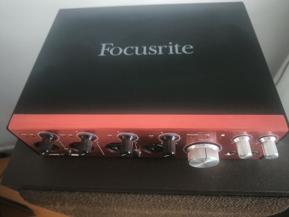 Focusrite Clarett 4pre USB como nova