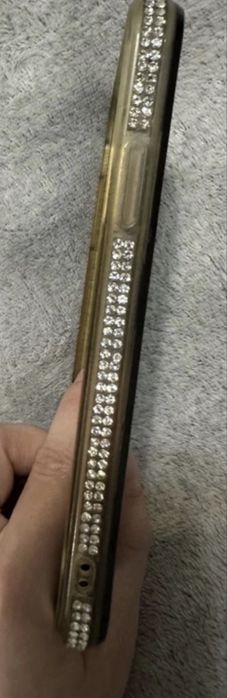 Srebrne etui z kryształkami na iPhone 11