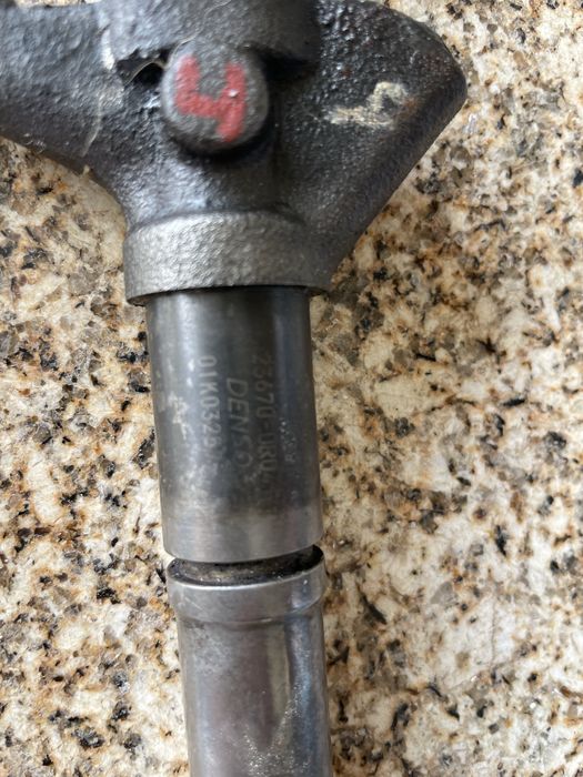 Injetor  denso para toyota Corolla verso D4d 2.2